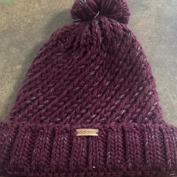 ADIDAS Ski hat with Pom - Picture 1 of 1
